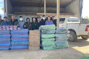 Quảng Ngãi: Bắt giữ xe bán tải chở hơn 2 tấn pháo lậu từ biên giới Việt – Lào