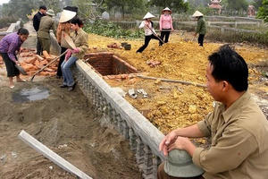 Buồn vui làng phu mộ