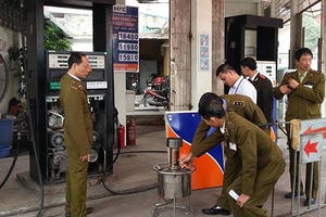 Thủ đoạn ăn gian tiền tỷ ở hai cây xăng Hà Nội Thủ đoạn ăn gian tiền tỷ ở hai cây xăng Hà Nội