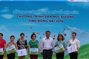 Khởi động chương trình sữa học đường năm học 2016 - 2017