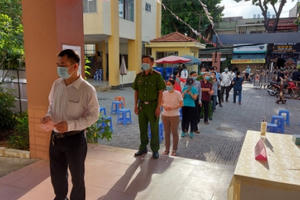 Tỷ lệ cử tri TP HCM đi bỏ phiếu cao dù đang dịch Covid-19