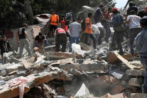 Khung cảnh đổ nát sau trận động đất kinh hoàng tại biên giới Iran và Iraq