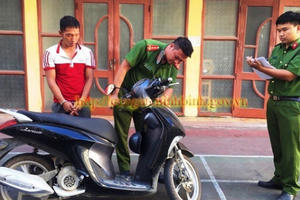 Vợ đang mang bầu, chồng vẫn tàn nhẫn dùng dây sạc điện thoại siết cổ đến chết