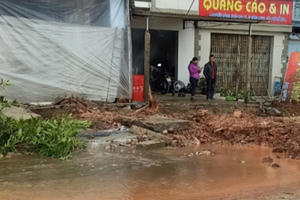 Công ty Tân Thịnh thi công đường làm hỏng đường ống nước sạch tại huyện Lạng Giang