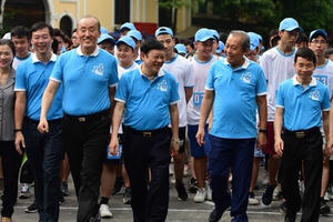 Hàng ngàn người “Đi bộ vì sức khỏe”