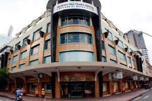 Người Sài Gòn ngậm ngùi tiễn Thương xá Tax