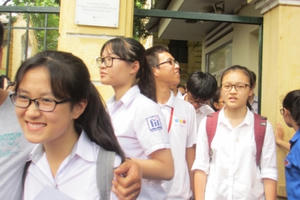 Căng thẳng trong cuộc đua lớp 10 sáng nay ở Hà Nội