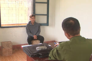 Nhậu xong, 3 thanh niên "hổ báo" cầm gậy đuổi đánh người đi đường khiến một thiếu nữ tử vong