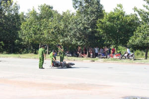 Bình Dương: Tông vào dải phân cách, người đàn ông tử vong