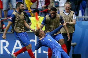 Chi tiết Pháp vs CH Ireland: Một cái tên làm nên tất cả (KT)