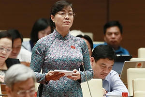 Bà Quyết Tâm nghẹn ngào khóc tranh luận với Chủ tịch VCCI về giờ làm thêm