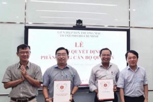 Ban Thường vụ Đảng uỷ SaiGon Co.op trao quyết định phân công cán bộ