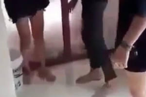 Nghệ An: Xác minh vụ việc nữ sinh bị nhóm bạn đánh trong nhà vệ sinh