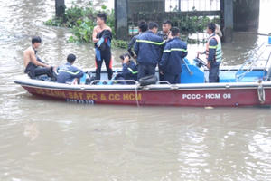 TP HCM: Một người mất tích do tắm sông sau khi nhậu