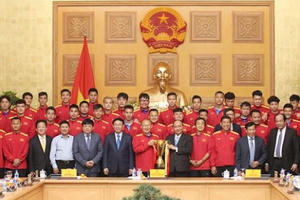 Thủ tướng trao nhiều phần thưởng cao quý cho ĐT Việt Nam