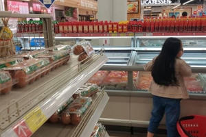 Lotte Mart bán nhiều thực phẩm hết hạn sử dụng Lotte Mart bán nhiều thực phẩm hết hạn sử dụng