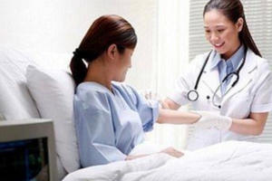 Bộ trưởng Y tế: '90% bệnh nhân nhẹ sẽ được chăm sóc ở trạm y tế'