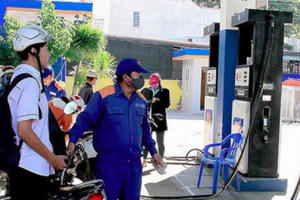 Từ 15h, giá xăng dầu tăng mạnh 500 - 700 đồng/lít