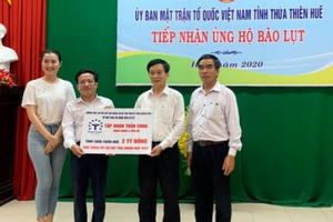 Doanh nhân Đào Hồng Tuyển ủng hộ gần 6 tỷ đồng cho nhân dân miền Trung