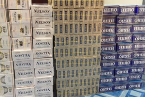 An Giang: Phát hiện, bắt giữ môtô vô chủ vận chuyển thuốc lá lậu