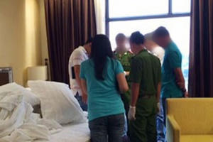 Hai cô gái hẹn nhau đến nhà nghỉ để giải quyết mâu thuẫn, một người bị đâm tử vong