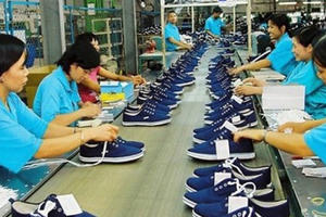 Giày Thượng Đình vang bóng một thời, giờ chìm trong thua lỗ