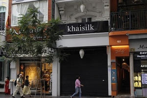 Hàng "Tàu" gắn nhãn mác Việt Nam tại Khaisilk: Chuyển hồ sơ sang cơ quan điều tra