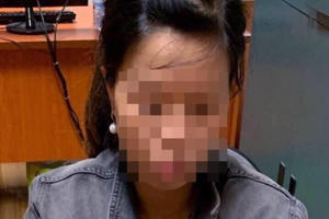 Xử lý như nào đối với người mẹ bỏ con mới sinh dưới hố ga ở Hà Nội?