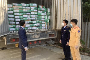 Tạm giữ 14 tấn thịt bò đông lạnh có dấu hiệu vi phạm chưa biết chủ sở hữu tại Lạng Sơn