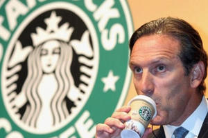 Starbucks Howard Schultz: Từ gã nhặt rác đến ông chủ thương hiệu cà phê toàn thế giới