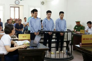 Mâu thuẫn lúc uống rượu, đánh người đến thập tử nhất sinh