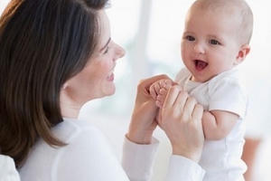 4 quyền lợi của lao động nữ có con dưới 1 tuổi cần nắm rõ