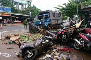 Đến 25/12, toàn quốc xảy ra 11.495 vụ tai nạn khiến 5.699 người thiệt mạng