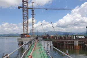 Quyết dừng các nhà máy xi măng bên bờ vịnh Cửa Lục trước 2030