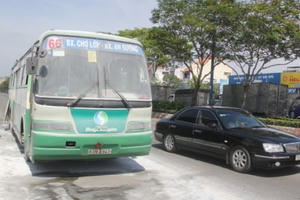 Tài xế xe buýt nhanh trí cứu sống hàng chục người