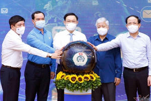 Chủ tịch Quốc hội phát động lễ nhắn tin 'Toàn dân ủng hộ phòng, chống dịch Covid-19'