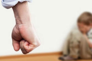 Không giáo dục trẻ em bằng đòn roi, quát mắng