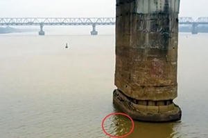 Chiều nay, Hà Nội cấm phương tiện qua cầu Long Biên để trục vớt bom