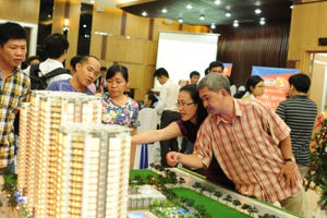 Địa ốc 6AM: An Quý Hưng Land 'cầm cố' 33 căn liền kề tại Hà Nội; Bắt Nữ giám đốc vẽ dự án 'ma'