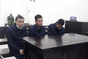 Dùng tiền giả đi mua iphone, thanh niên phải trả giá bằng án tù