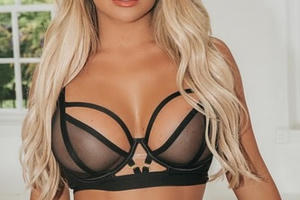 Bianca Gascoigne bốc lửa với nội y