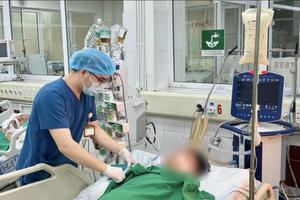 Nôn gần 1 lít máu, người đàn ông nguy kịch vì nghiện rượu kéo dài Nôn gần 1 lít máu, người đàn ông nguy kịch vì nghiện rượu kéo dài