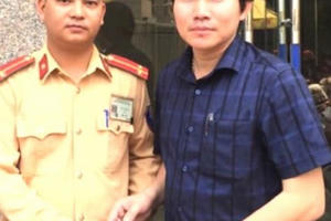 CSGT nhận được thư cảm ơn, khi trả lại chiếc ví cho chủ nhân bị đánh rơi