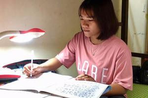 Chuyện nữ sinh người Ma Coong đầu tiên học đại học và ước mơ lớn từ bản nhỏ