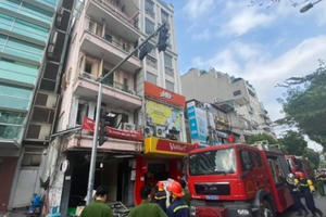 Nổ bình gas tại phường Cửa Nam làm 3 người nguy kịch