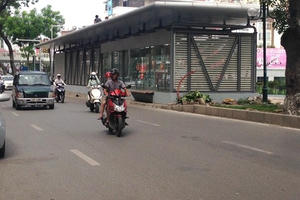 Đi vào làn xe buýt nhanh, ô tô có thể bị phạt lên tới 800.000 đồng