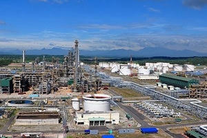 Slide - Điểm tin thị trường: Nhà đầu tư Thái muốn tăng vốn, lùi tiến độ dự án lọc dầu tỷ USD