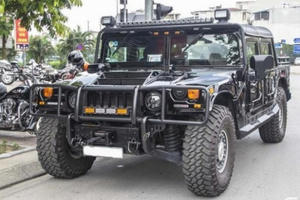 Cận cảnh Hummer H1 Alpha độc nhất Việt Nam trên phố Hà Nội