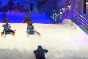 Không khí sôi động tại các khu vui chơi trong dịp nghỉ lễ