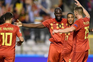 Video: Bỉ đánh bại Thụy Sĩ với sự tỏa sáng của Lukaku Video: Bỉ đánh bại Thụy Sĩ với sự tỏa sáng của Lukaku